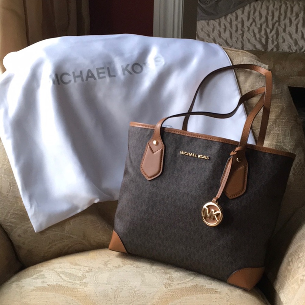 COPY - Michael Kors Eva Large Tote - Great Condition